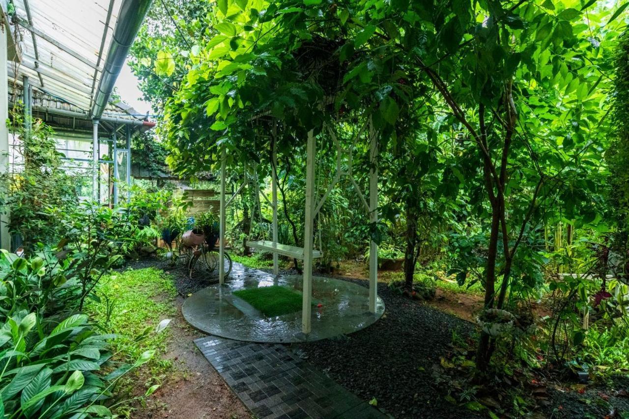 Mistletoe Homestay & Cafe Муннар Екстер'єр фото
