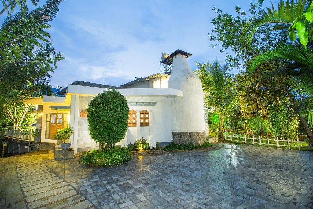 Mistletoe Homestay & Cafe Муннар Екстер'єр фото