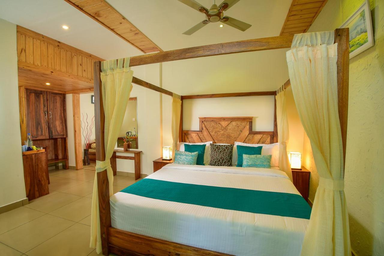 Mistletoe Homestay & Cafe Муннар Екстер'єр фото