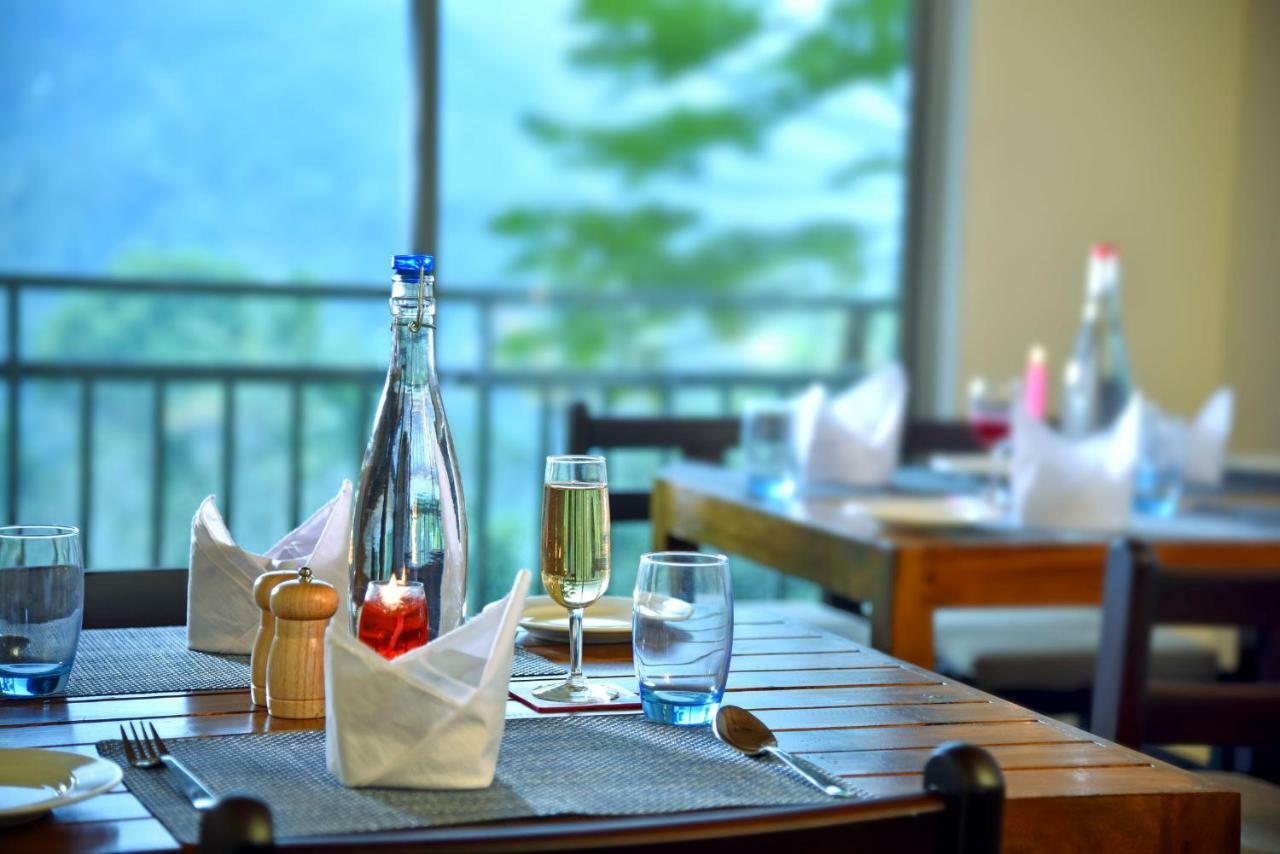 Mistletoe Homestay & Cafe Муннар Екстер'єр фото