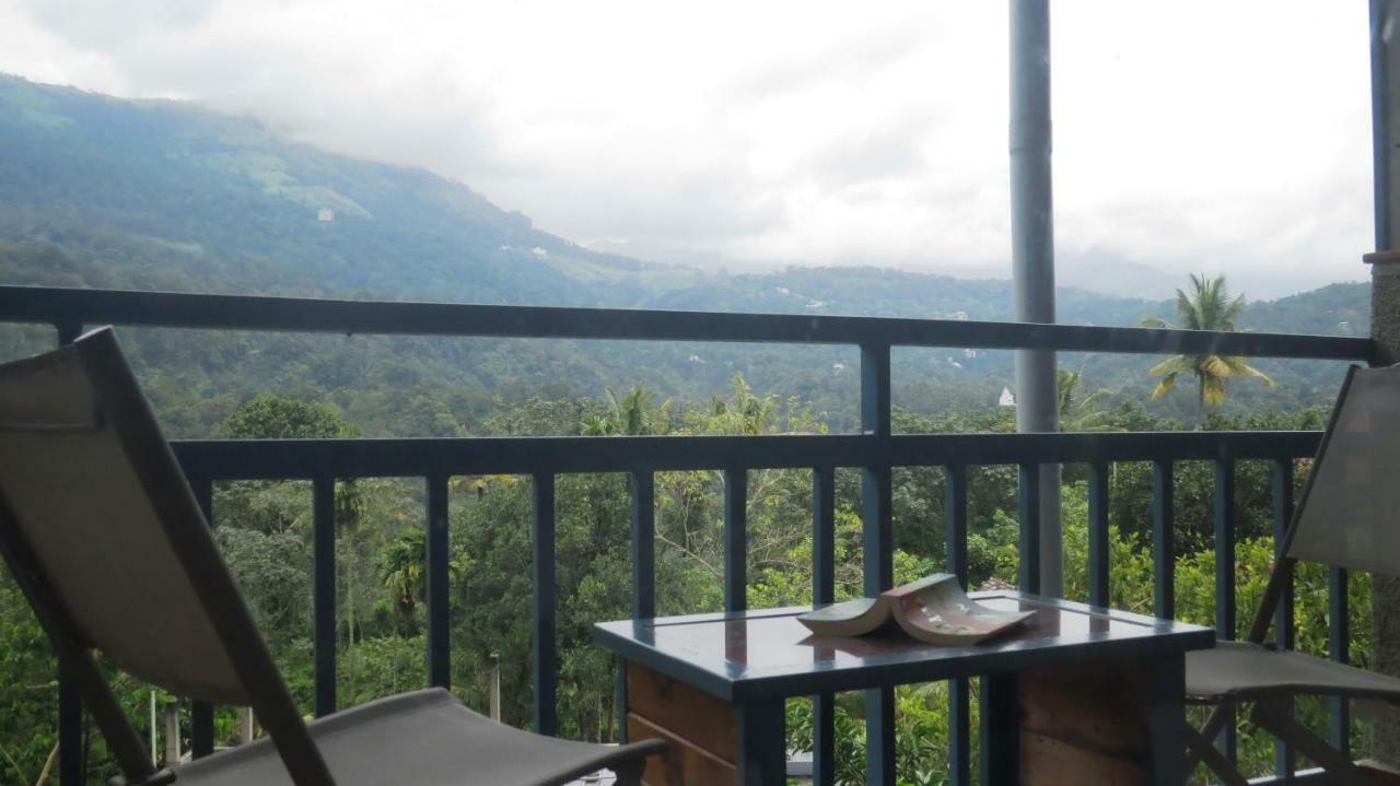 Mistletoe Homestay & Cafe Муннар Екстер'єр фото